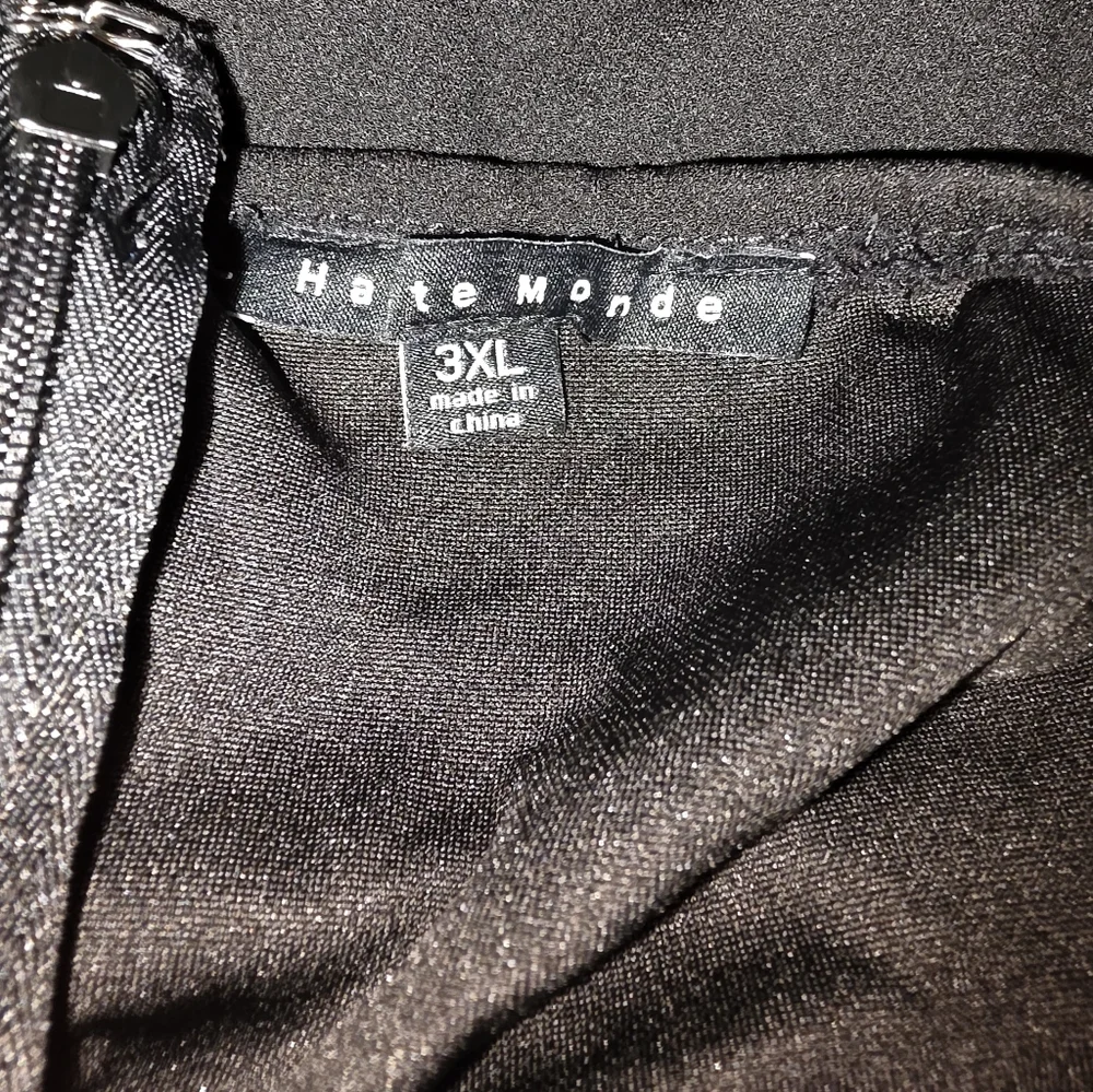 Haute Monde sleek black